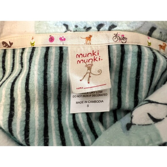 Munki Munki Button-Front Top & Bottom Penguin Print Pajama Set Size S - Picture 15 of 16
